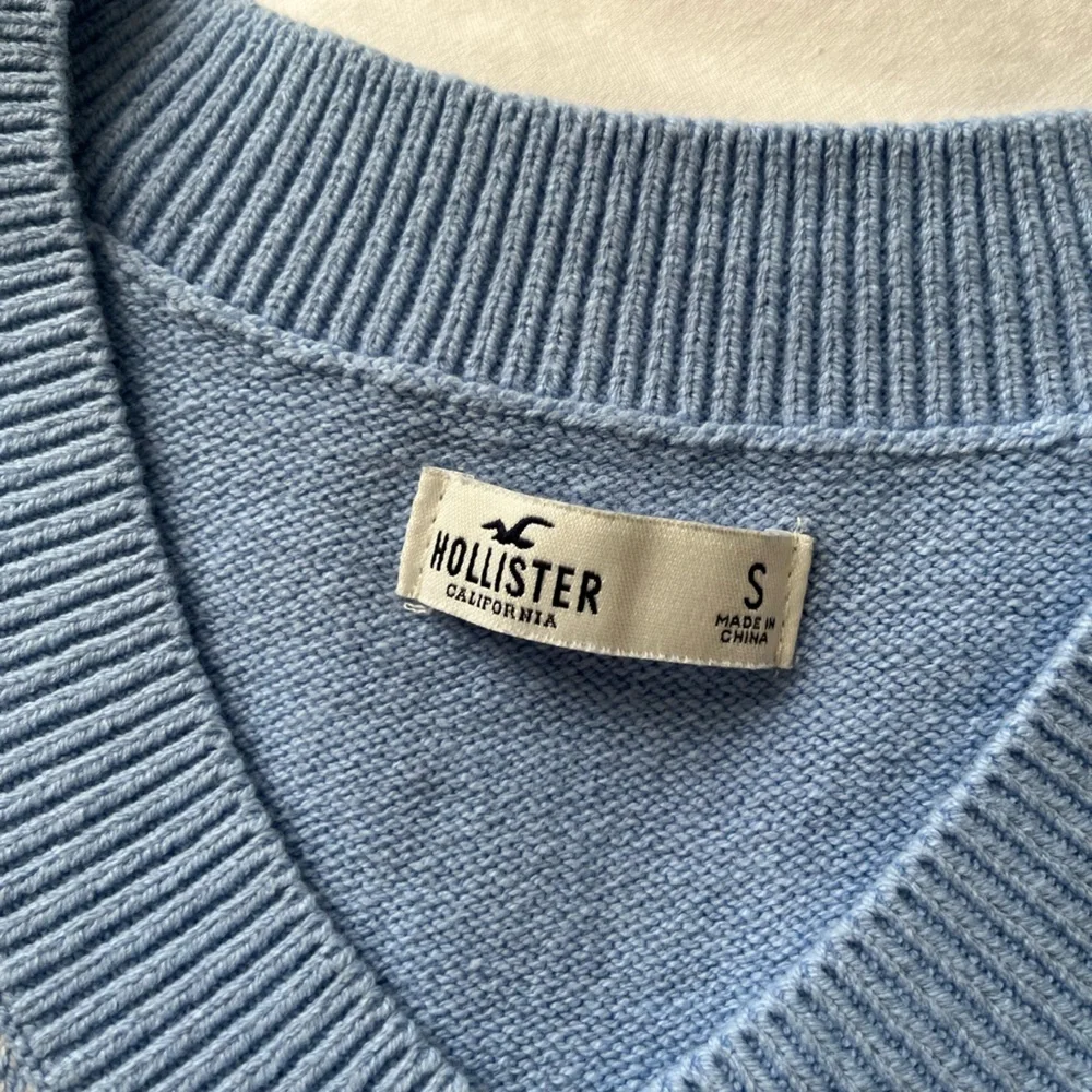 Hollister Light Blue and White Diamond Knit V-Neck Sweater Vest